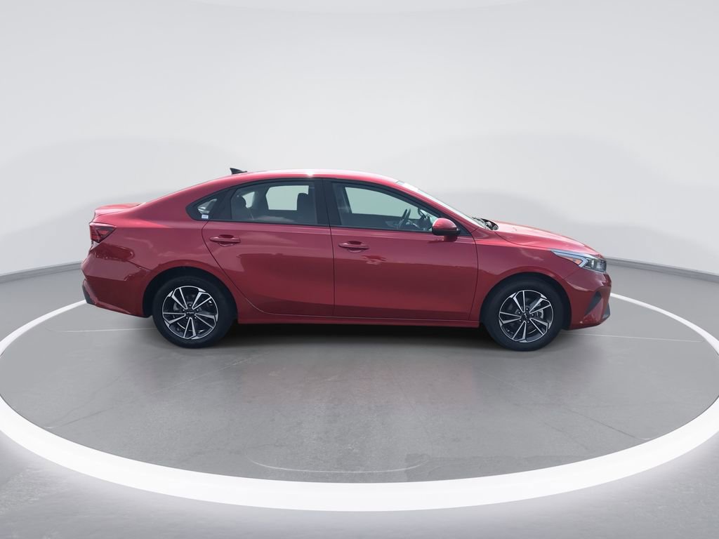 Used 2022 Kia Forte LXS FWD image 9
