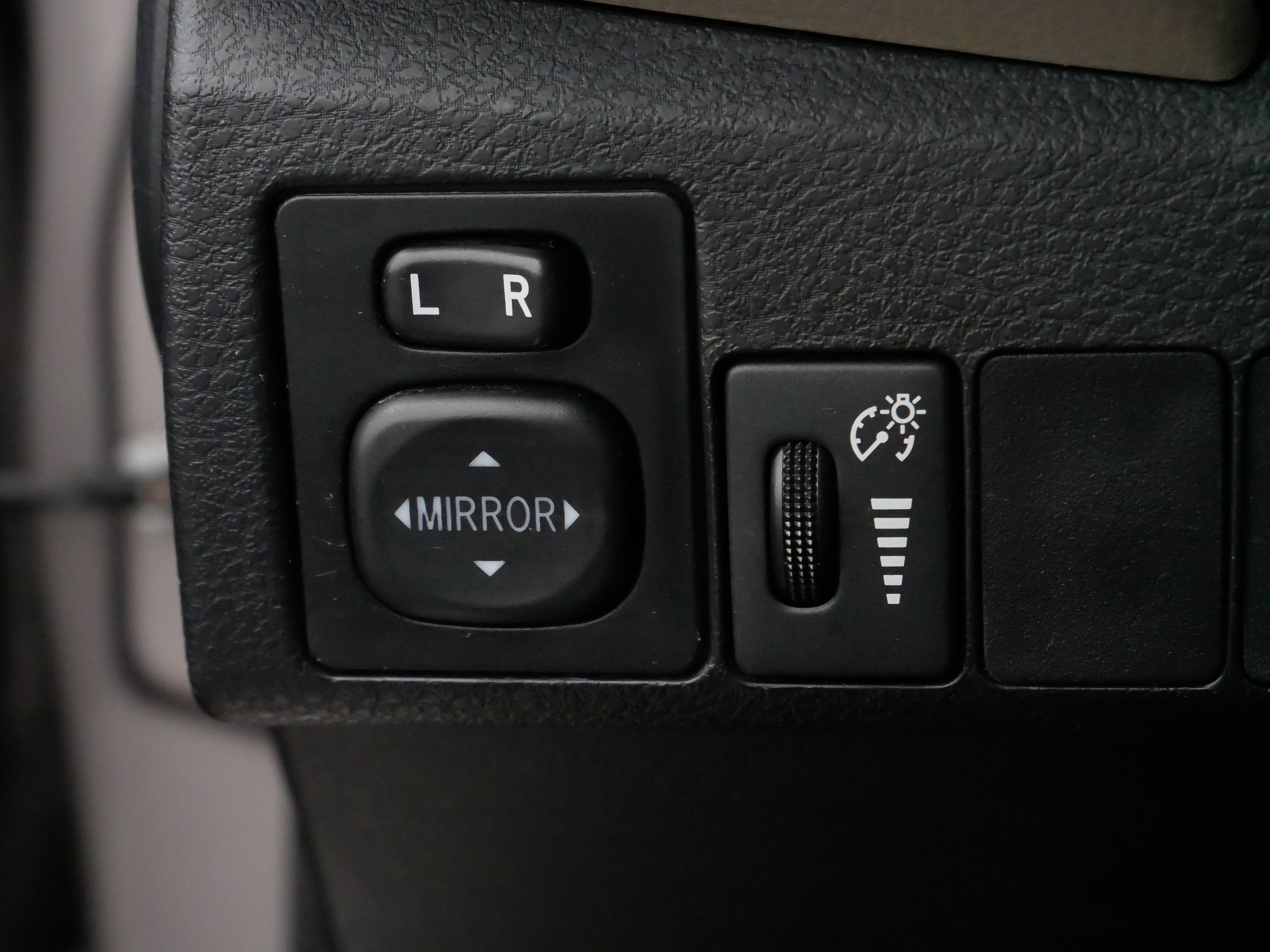 Used 2014 Toyota Corolla LE image 26