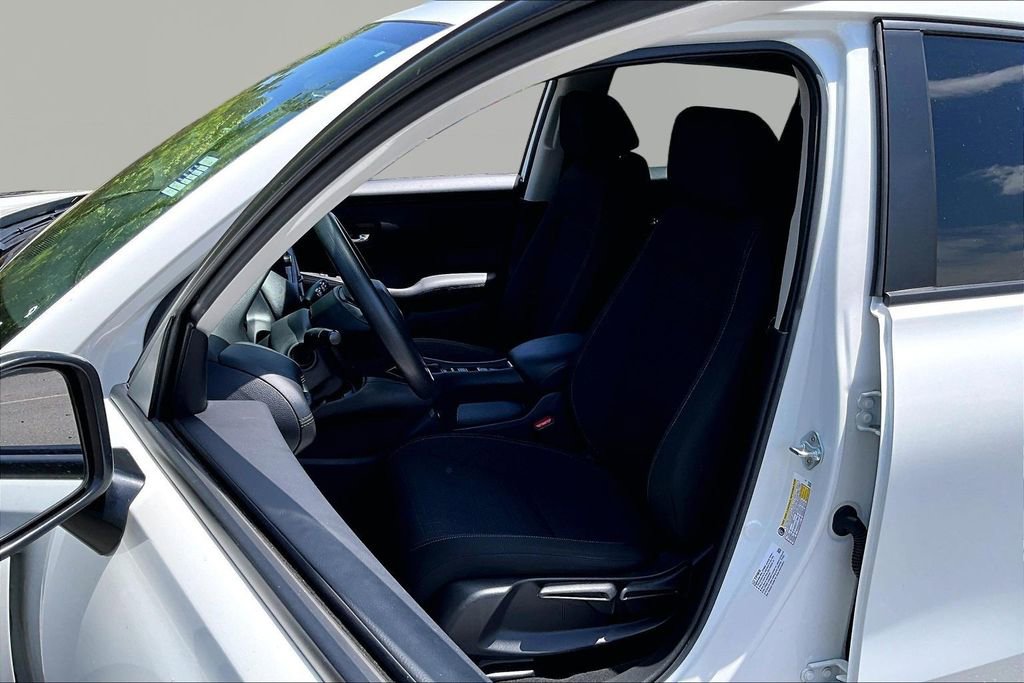 Used 2023 Honda HR-V LX image 17