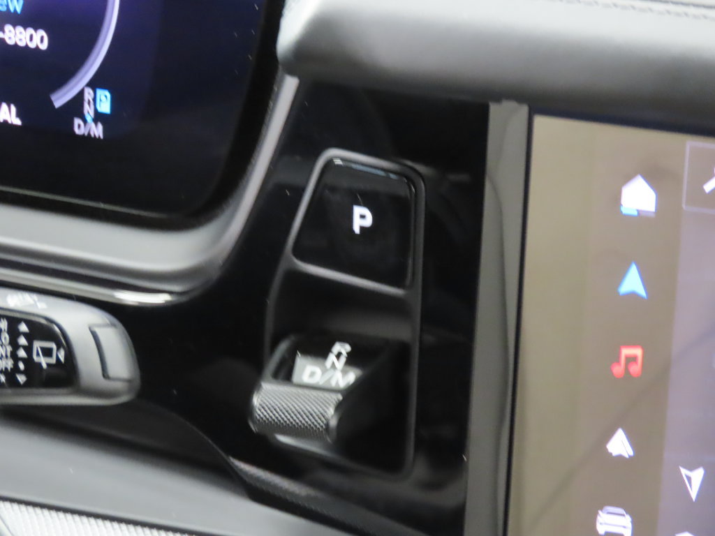 Certified 2025 Porsche Cayenne AWD/4WD image 26