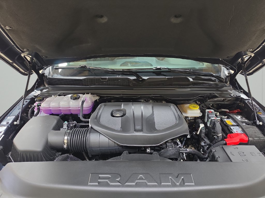 New 2027 RAM 1500 4x4 Crew Cab image 9