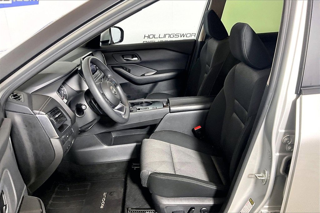 Used 2024 Nissan Rogue SV image 20