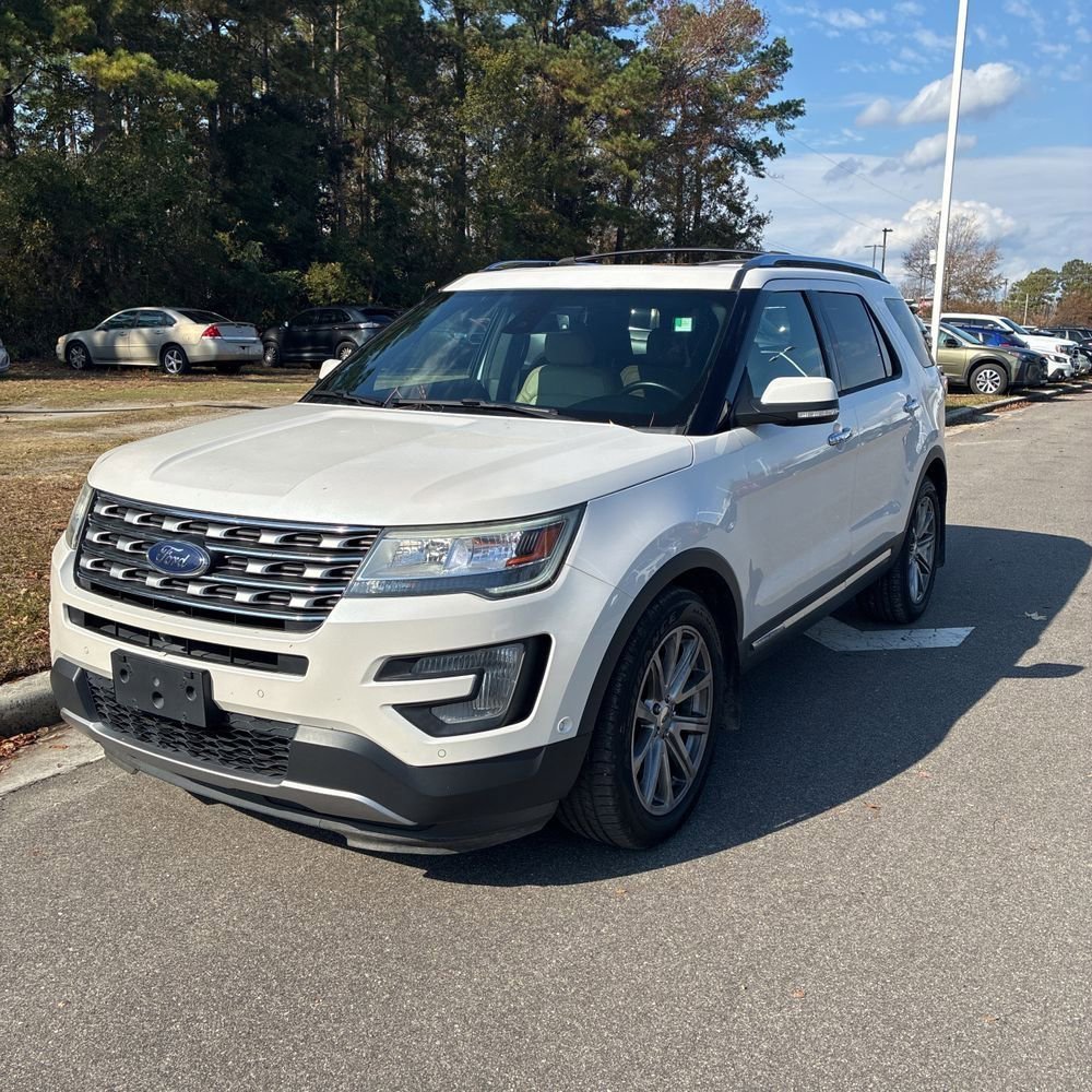 Used 2017 Ford Explorer Limited w/ Equipment Group 301A image 2
