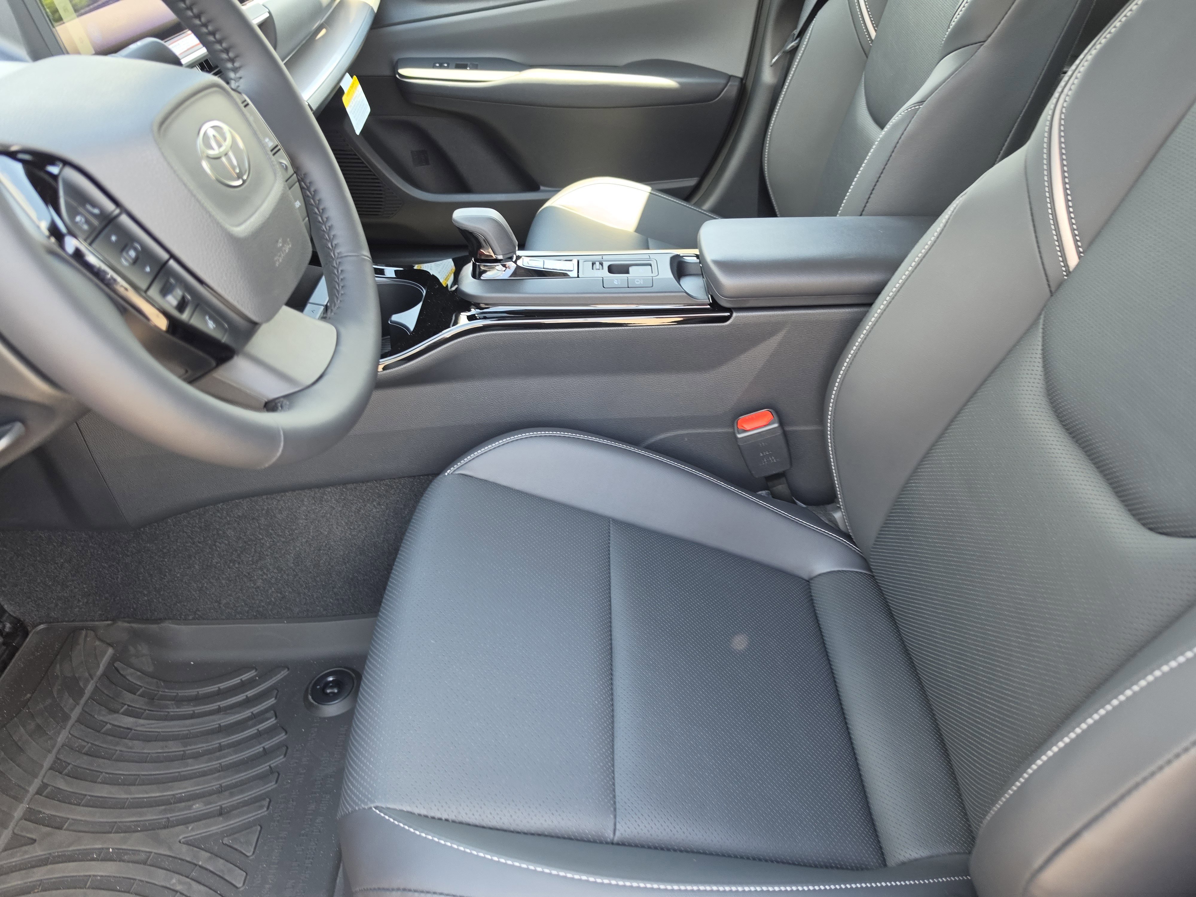 New 2026 Toyota Prius Limited FWD image 9