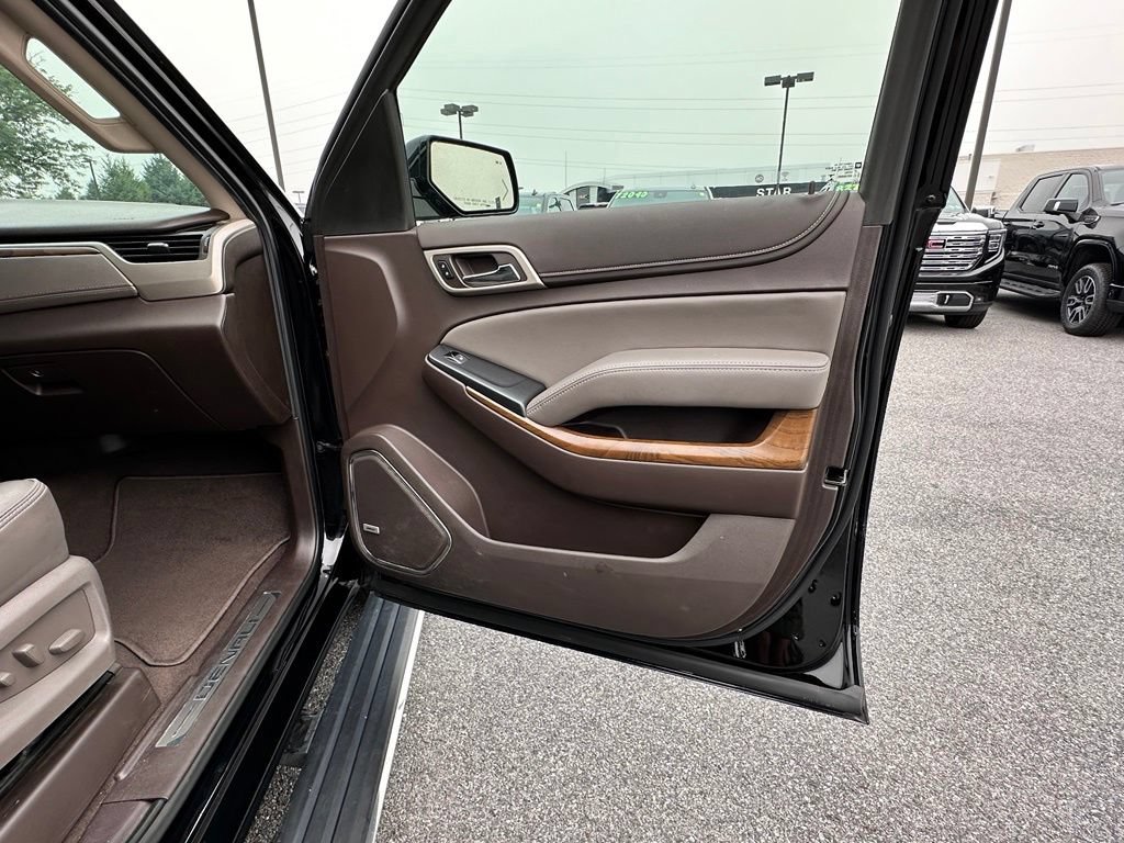 Certified 2019 GMC Yukon Denali w/ Denali Ultimate Package AWD/4WD image 17