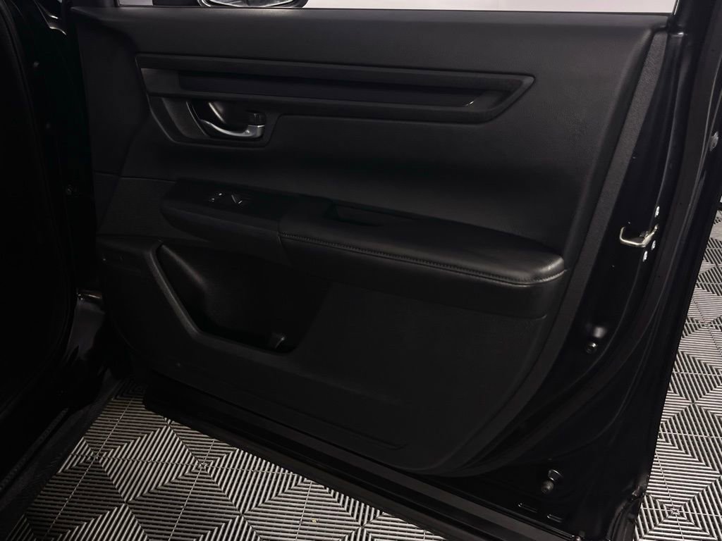 Used 2025 Honda CR-V LX image 32