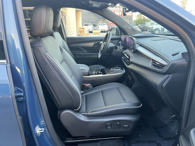 Used 2025 Buick Enclave Preferred image 27