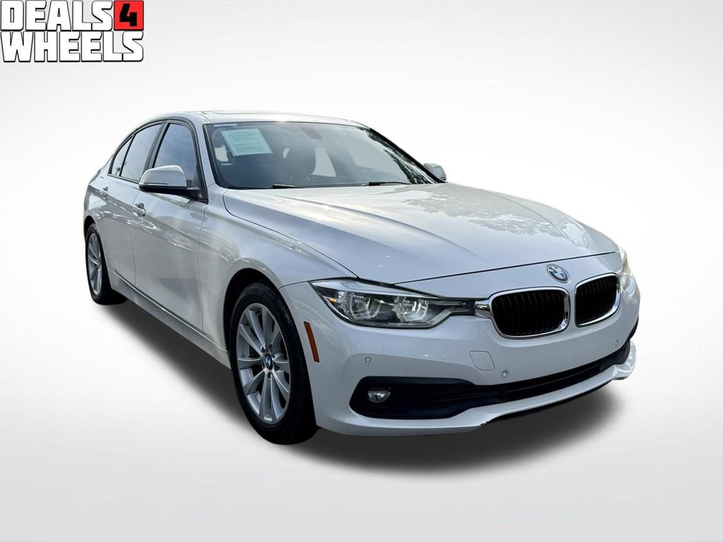 Used 2018 BMW 320i Sedan RWD image 3