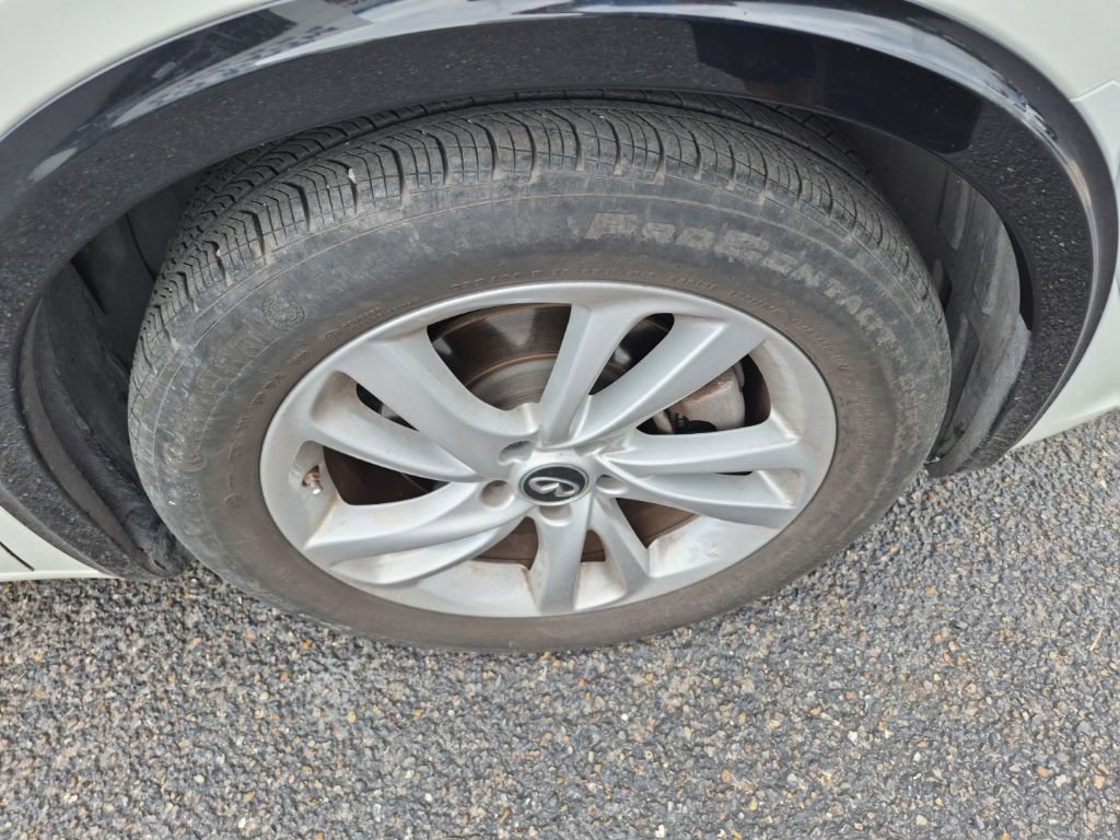 Used 2018 INFINITI QX30 FWD image 10