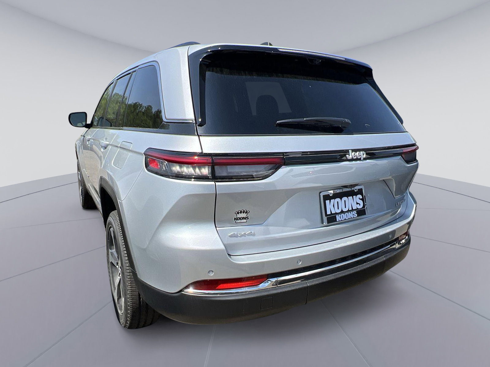 New 2025 Jeep Grand Cherokee Limited w/ Luxury Tech Group II image 2