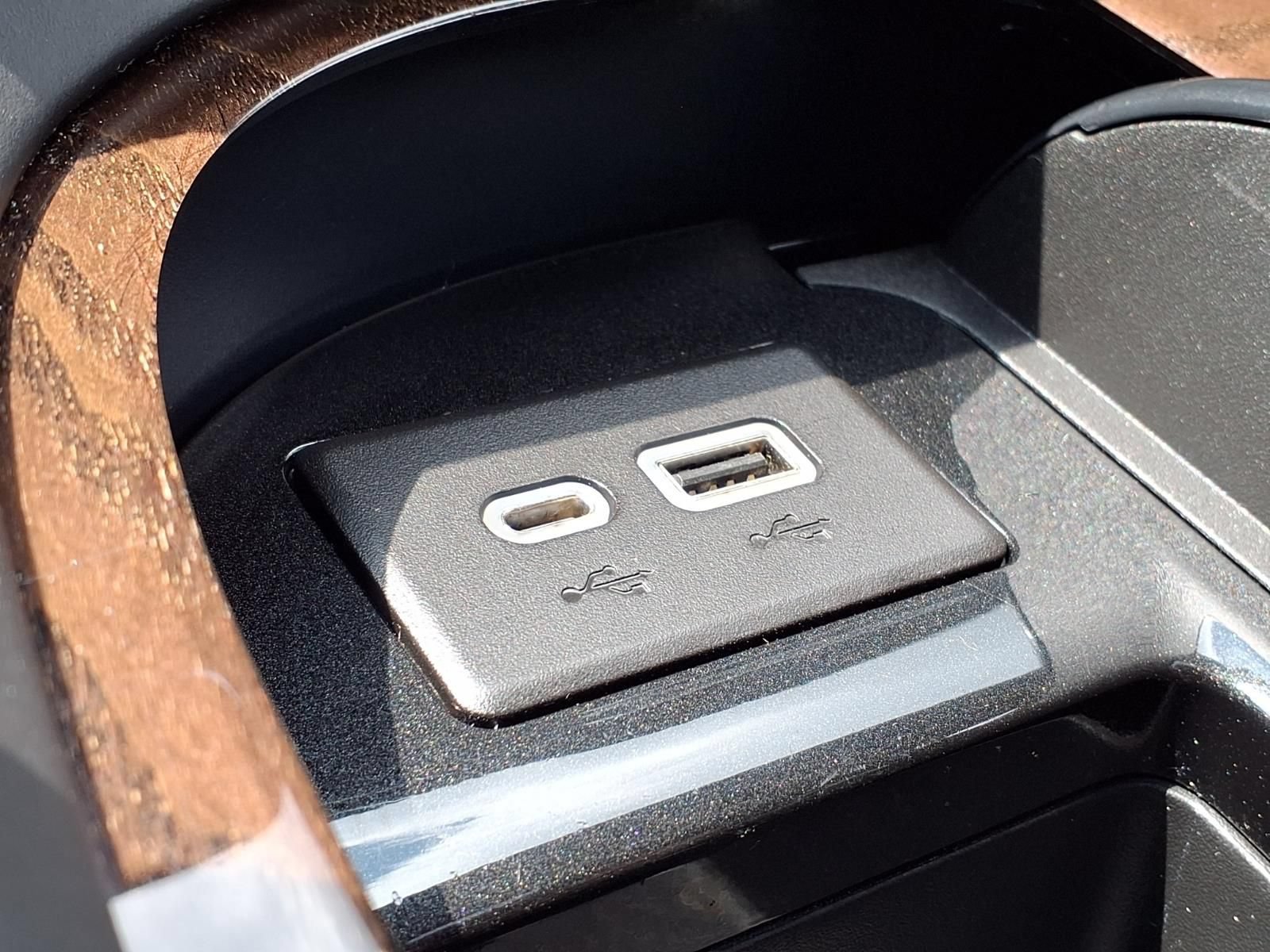 Used 2023 Cadillac Escalade ESV Sport Platinum AWD/4WD image 25