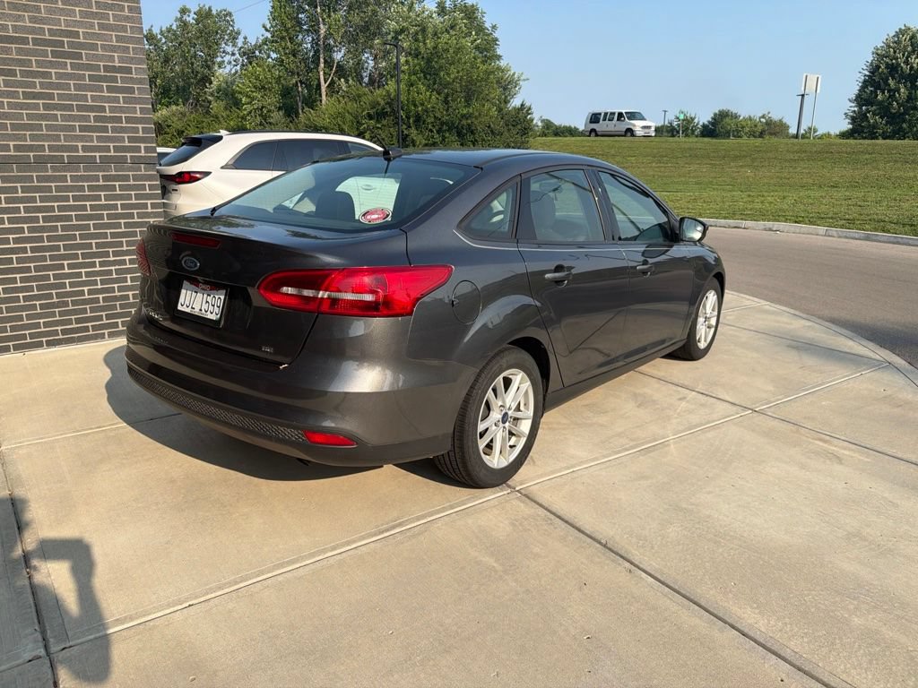 Used 2017 Ford Focus SE FWD image 5