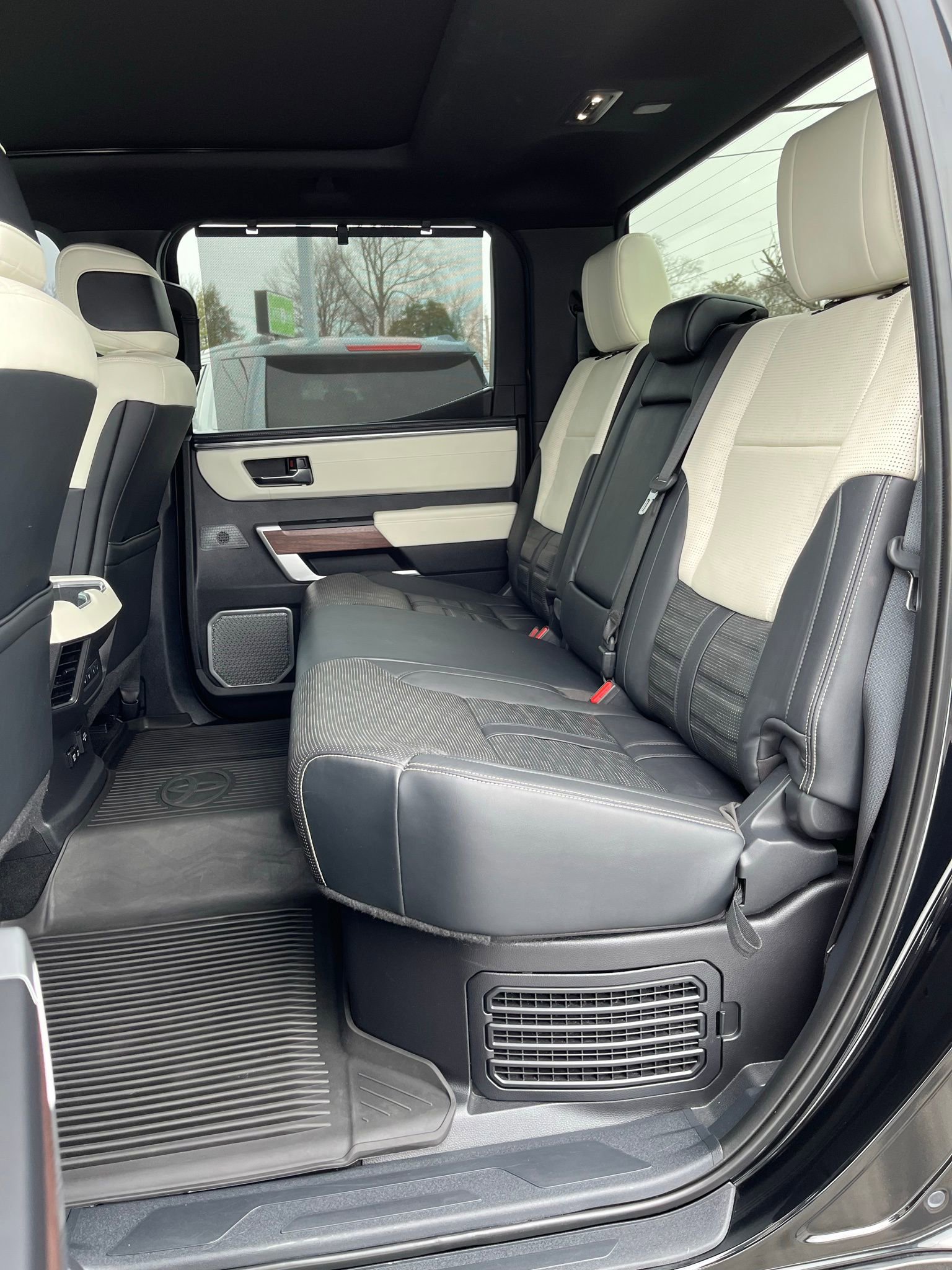 Used 2022 Toyota Tundra Capstone AWD/4WD image 26