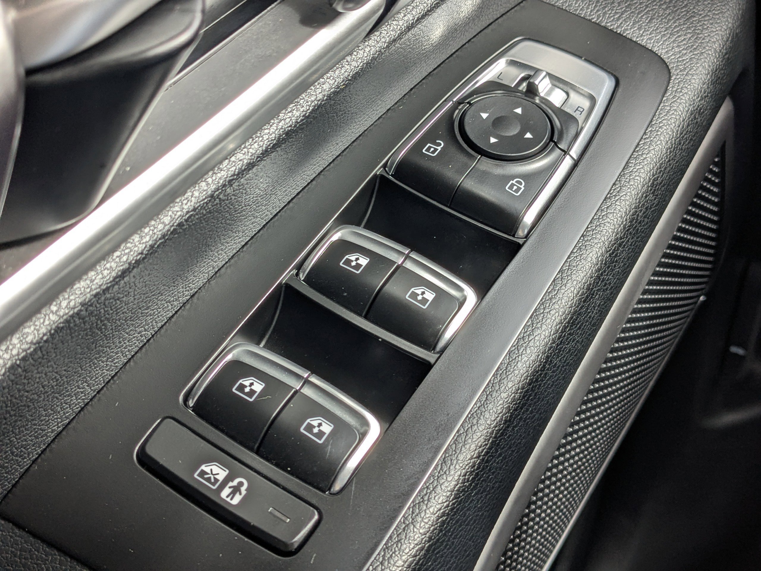 Certified 2025 Kia Telluride S image 31