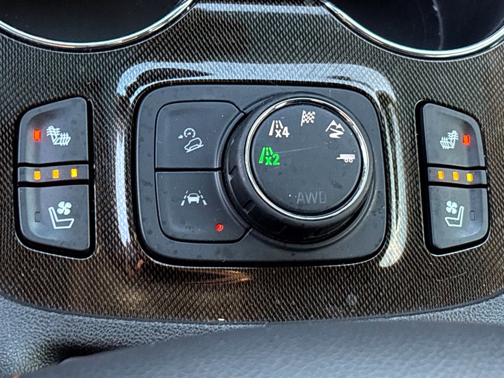 Used 2023 GMC Acadia AT4 w/ Technology Package image 9