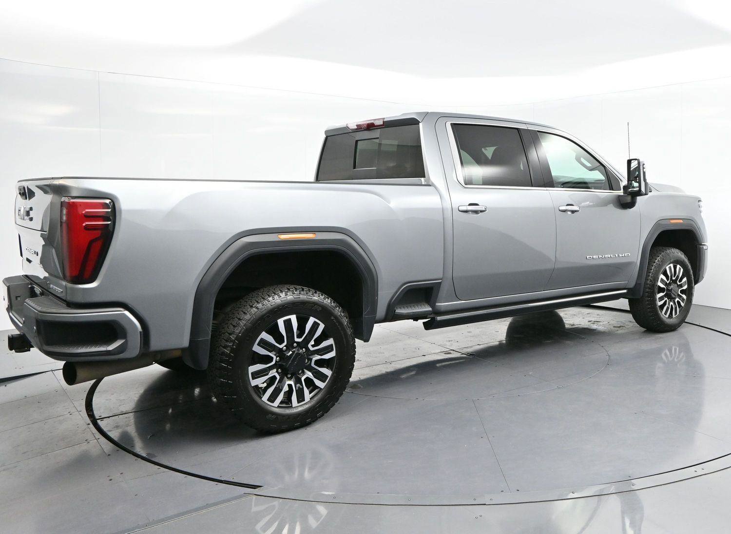 Used 2024 GMC Sierra 2500 Denali Ultimate w/ Max Trailering Package image 7