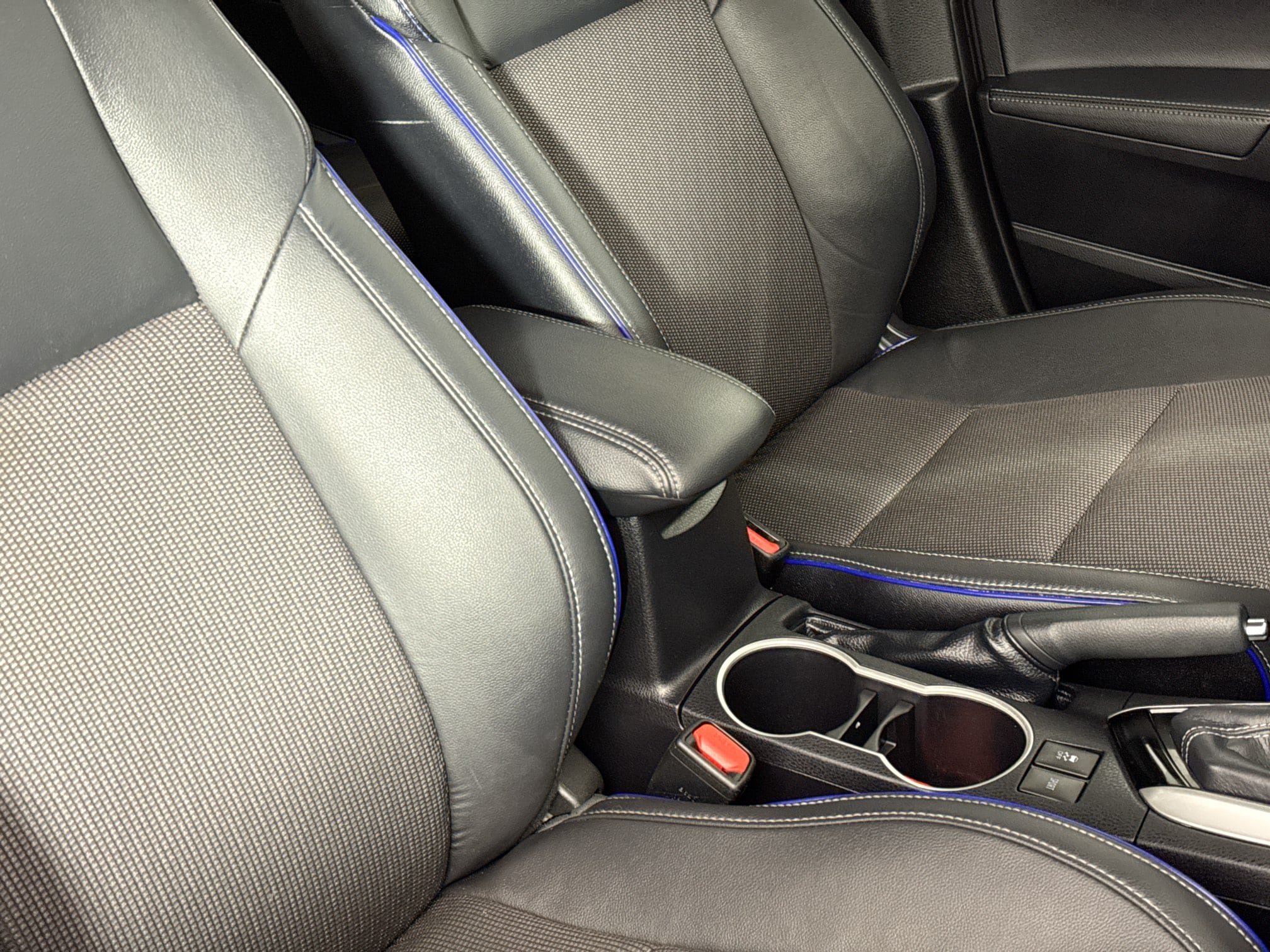 Used 2019 Toyota Corolla SE FWD image 35
