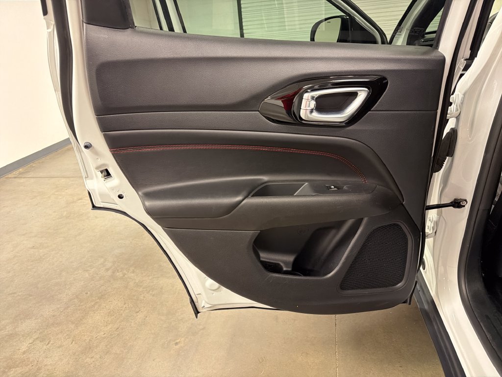 Used 2025 Jeep Compass Trailhawk AWD/4WD image 26