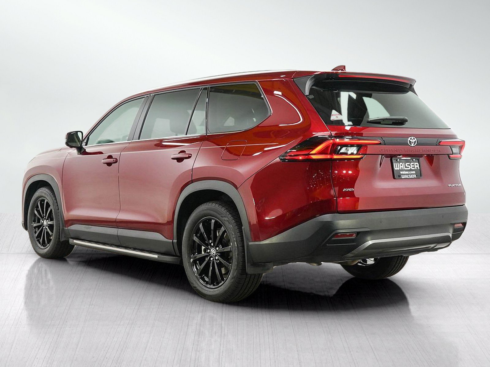 Used 2025 Toyota Grand Highlander AWD image 5