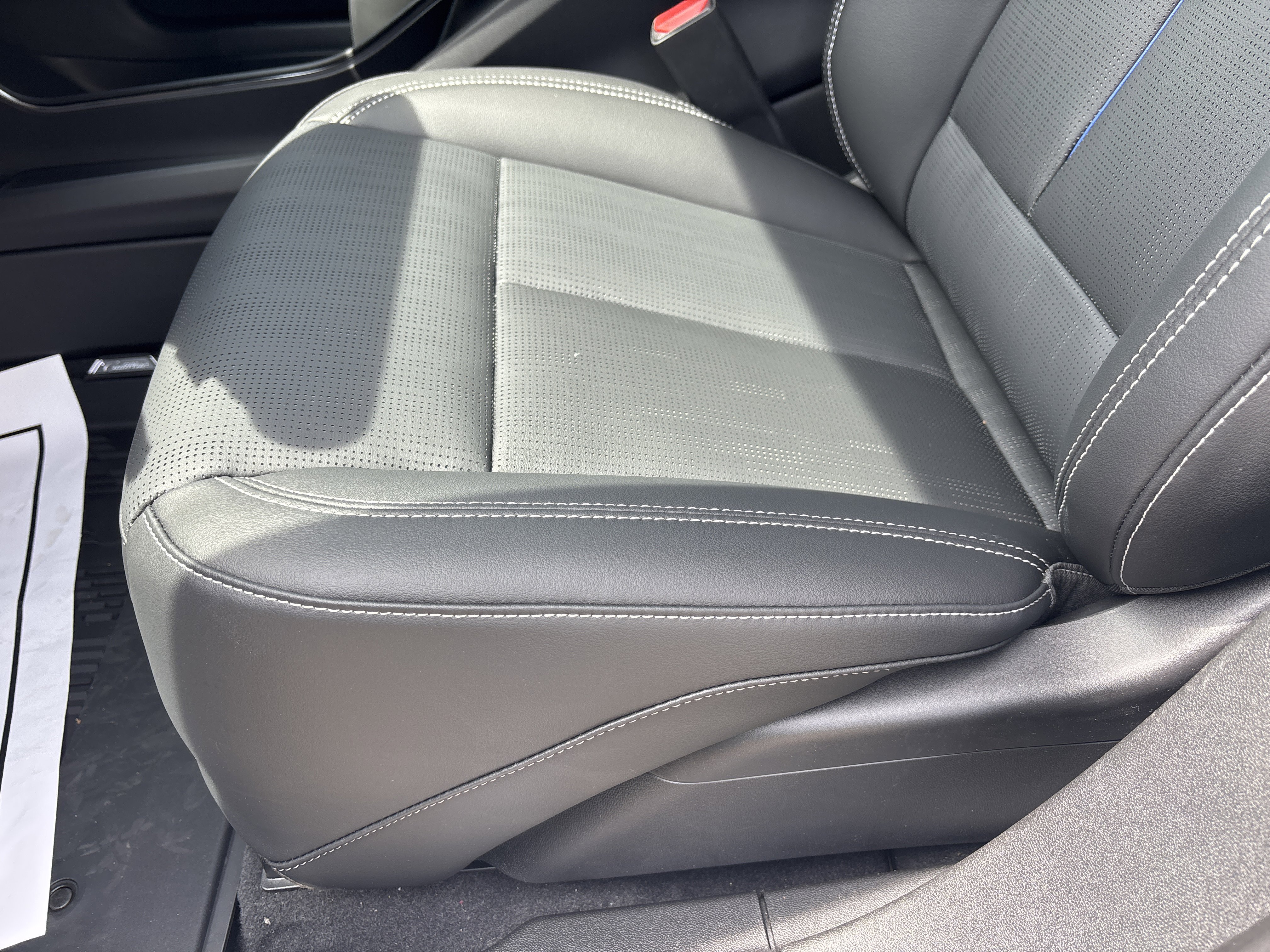 New 2025 Cadillac Lyriq Sport w/ LPO, Floor Liner Package image 27