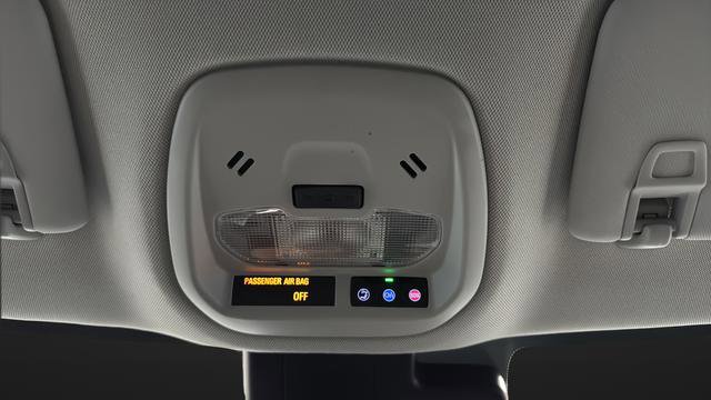 Used 2025 Chevrolet Trax LT FWD image 35