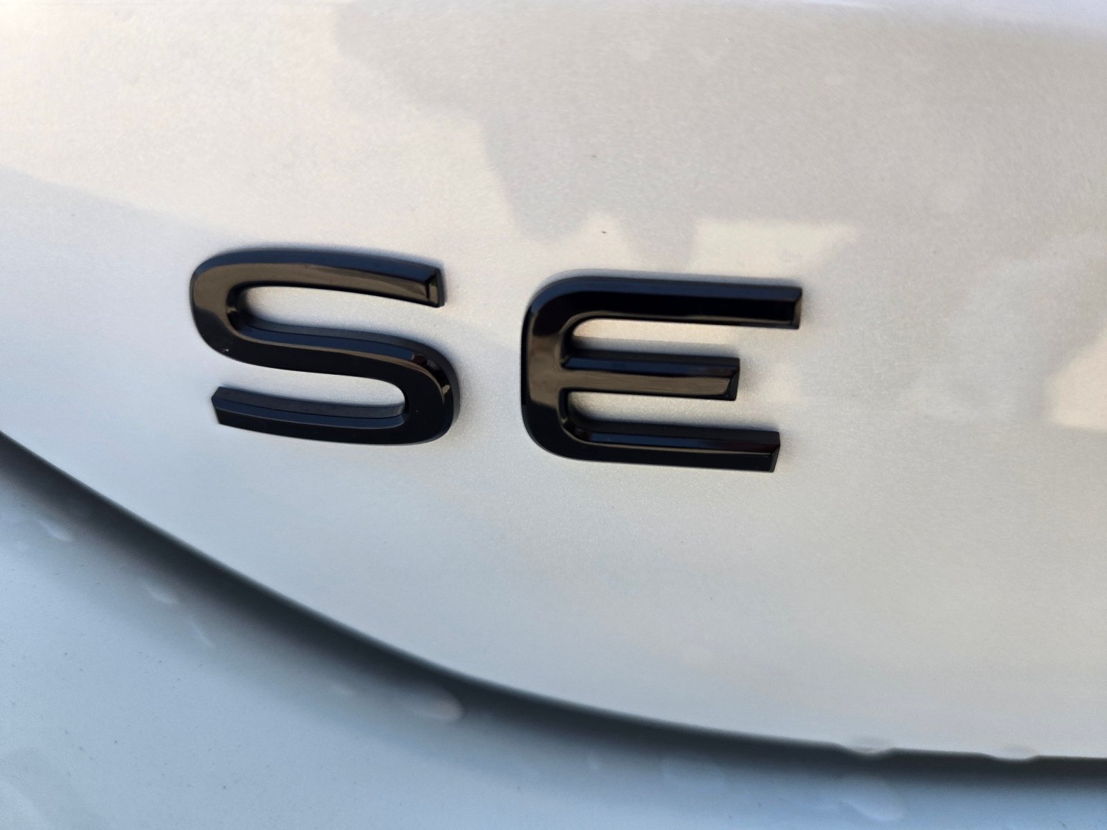 New 2026 Volkswagen Tiguan SE R-Line FWD image 15