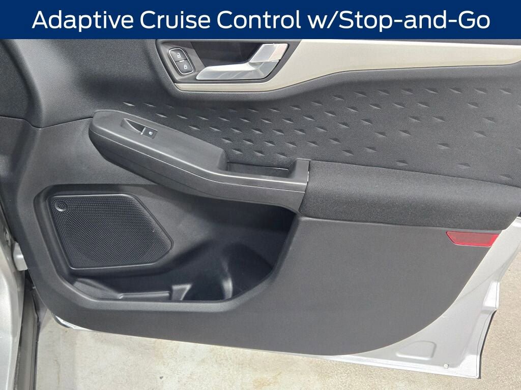 Used 2020 Ford Escape SE image 7