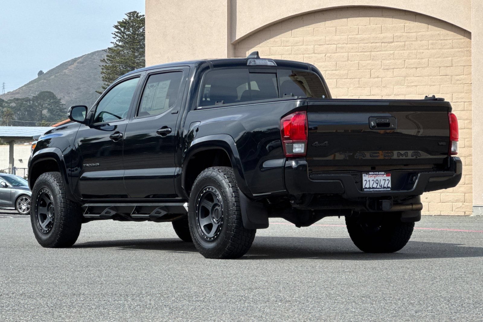 Used 2020 Toyota Tacoma SR5 w/ Technology Package AWD/4WD image 7