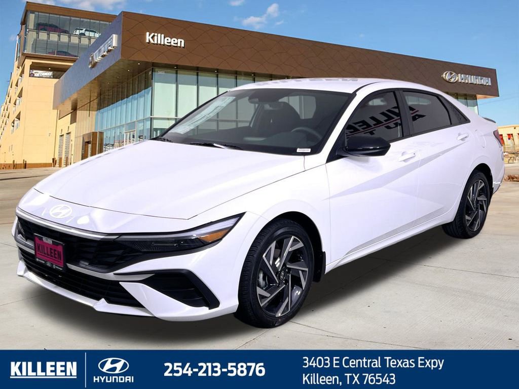 Used 2025 Hyundai Elantra Sport FWD image 4