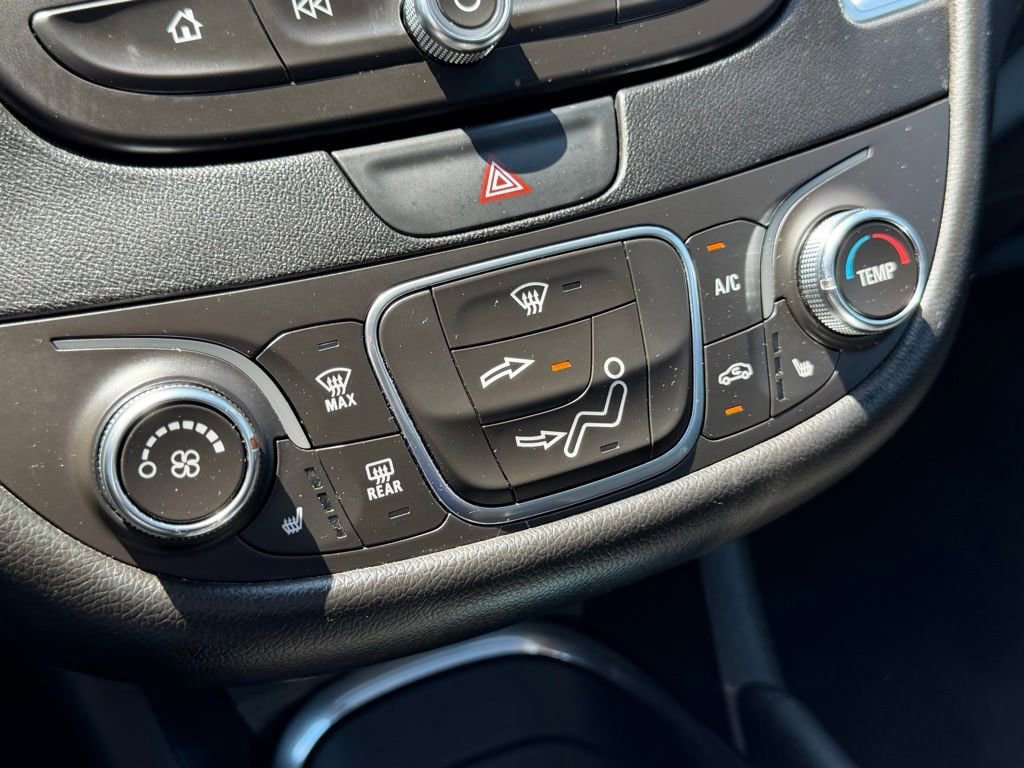 Certified 2018 Chevrolet Malibu LT w/ Leather Package FWD image 22