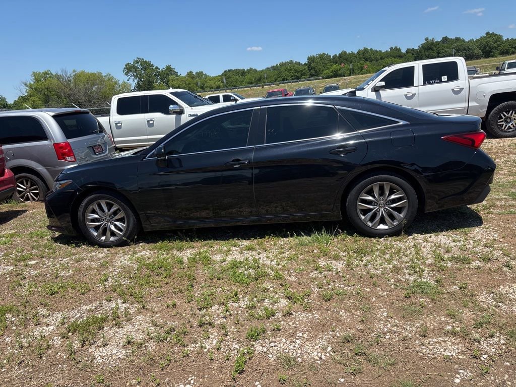 Used 2021 Toyota Avalon XLE FWD image 4