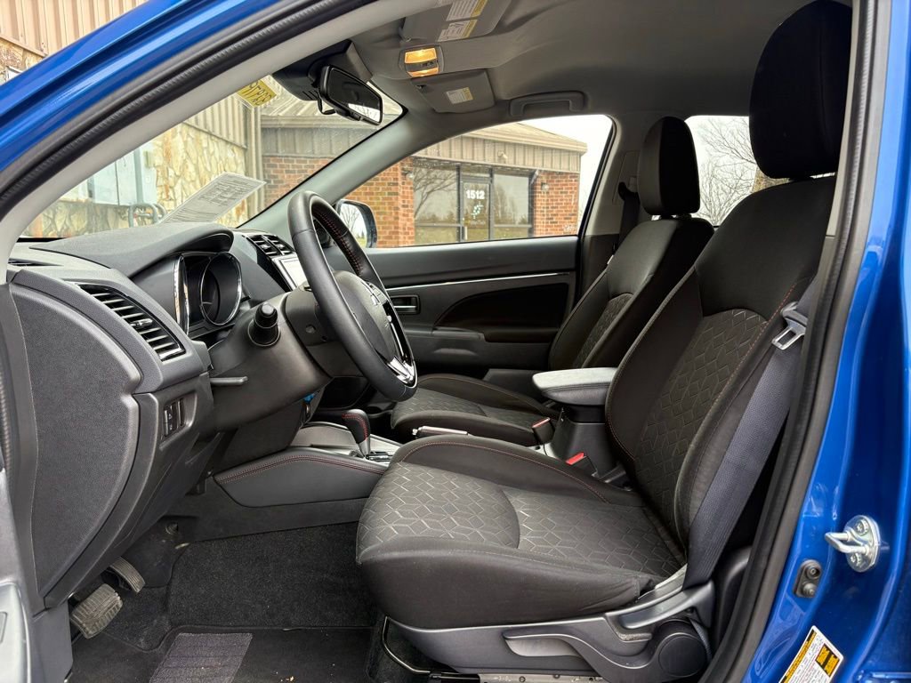 Used 2025 Mitsubishi Outlander Sport LE image 15