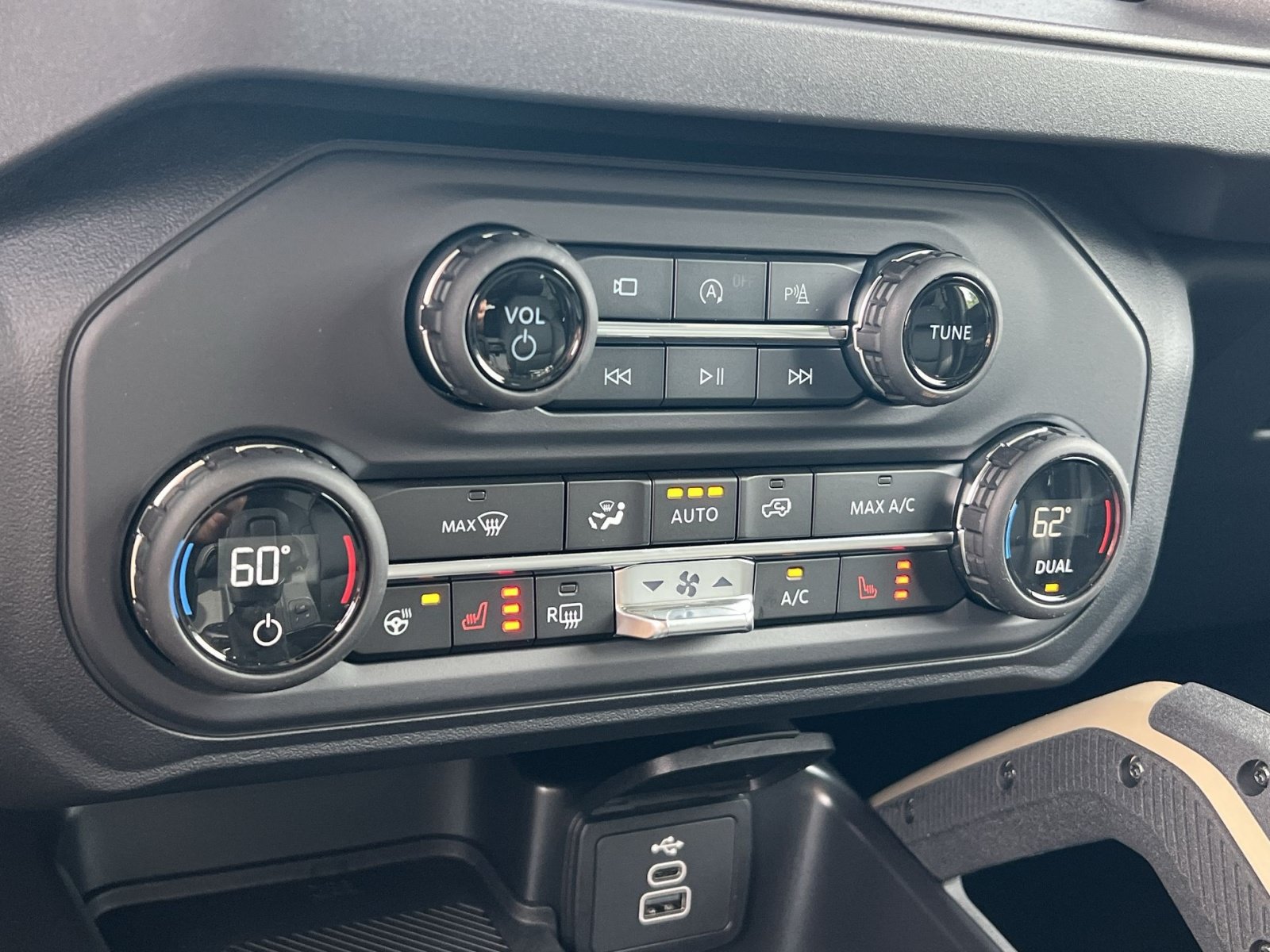 New 2026 Ford Bronco Badlands AWD/4WD image 37