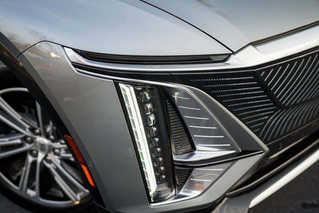 Used 2024 Cadillac Lyriq Luxury image 12