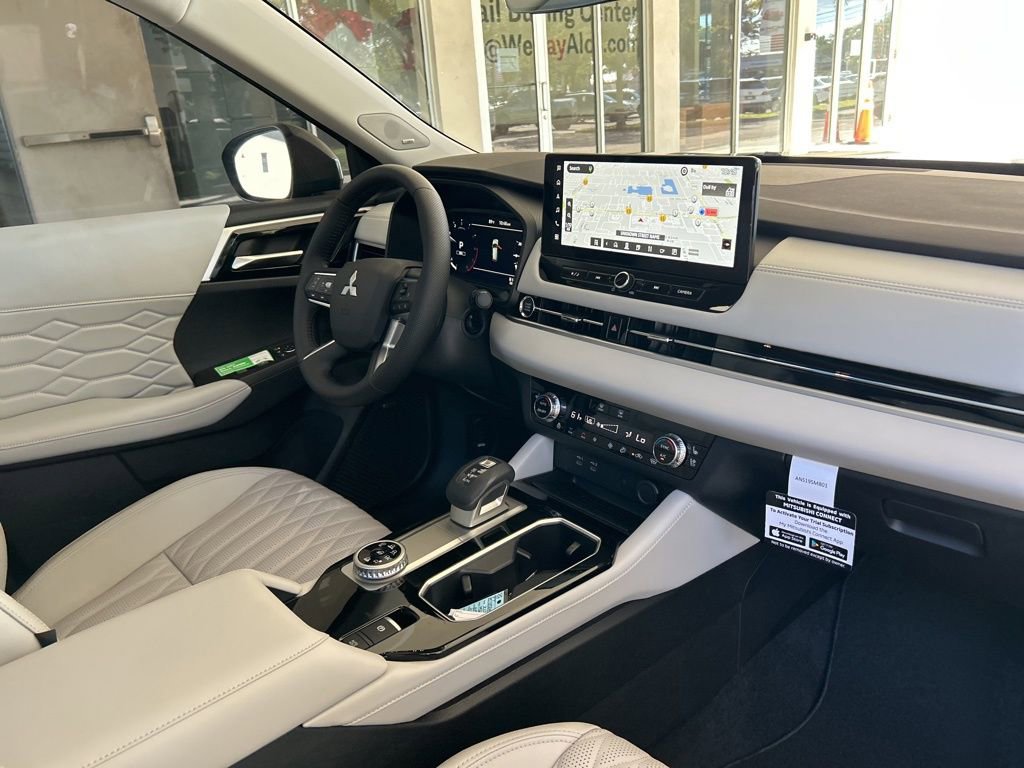 New 2025 Mitsubishi Outlander SEL image 22
