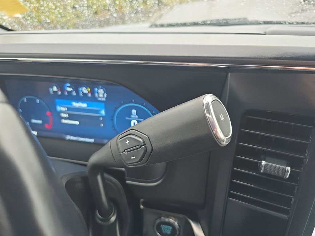 Used 2024 Ford F450 Lariat image 18