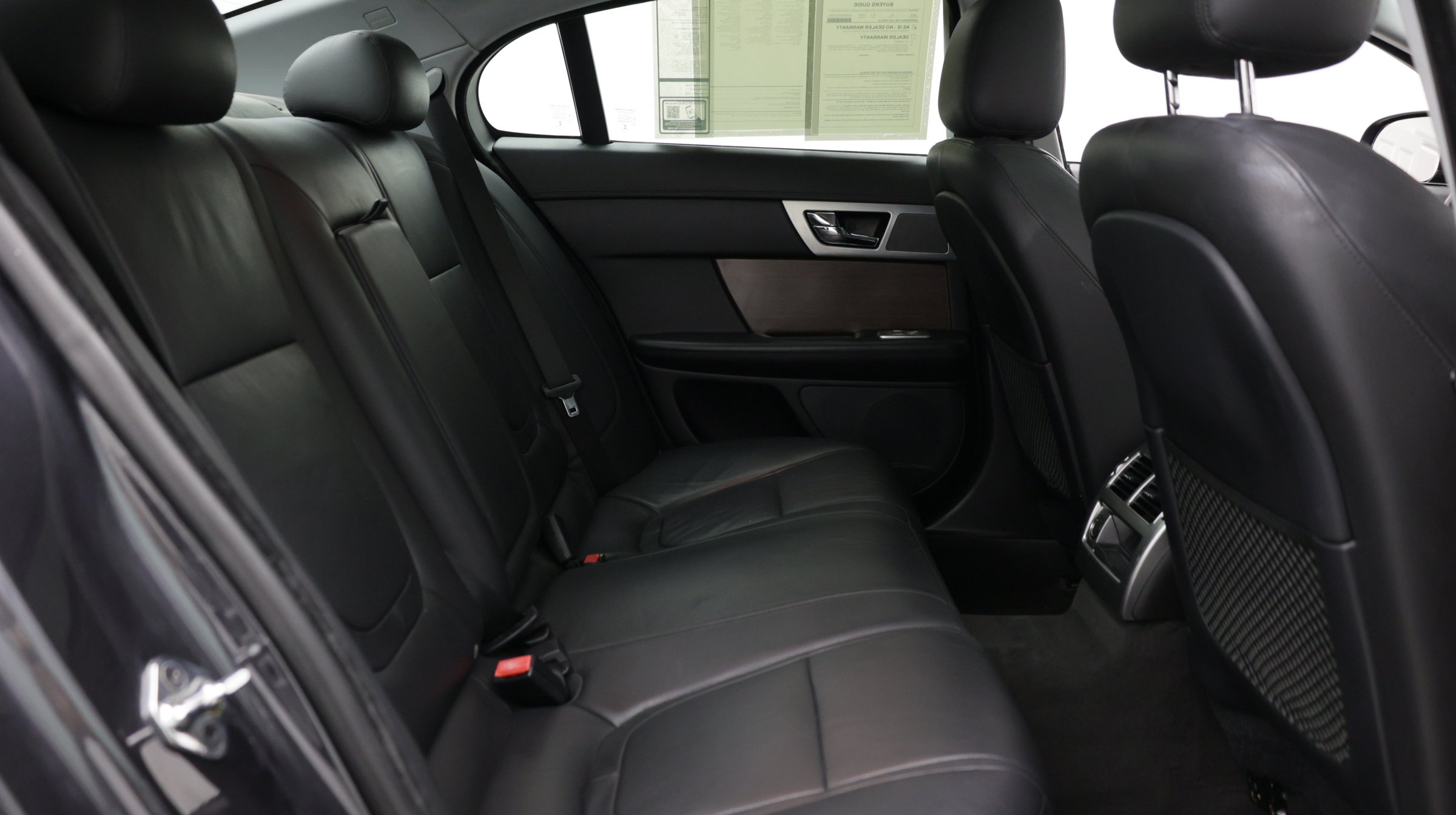 Used 2013 Jaguar XF RWD image 38