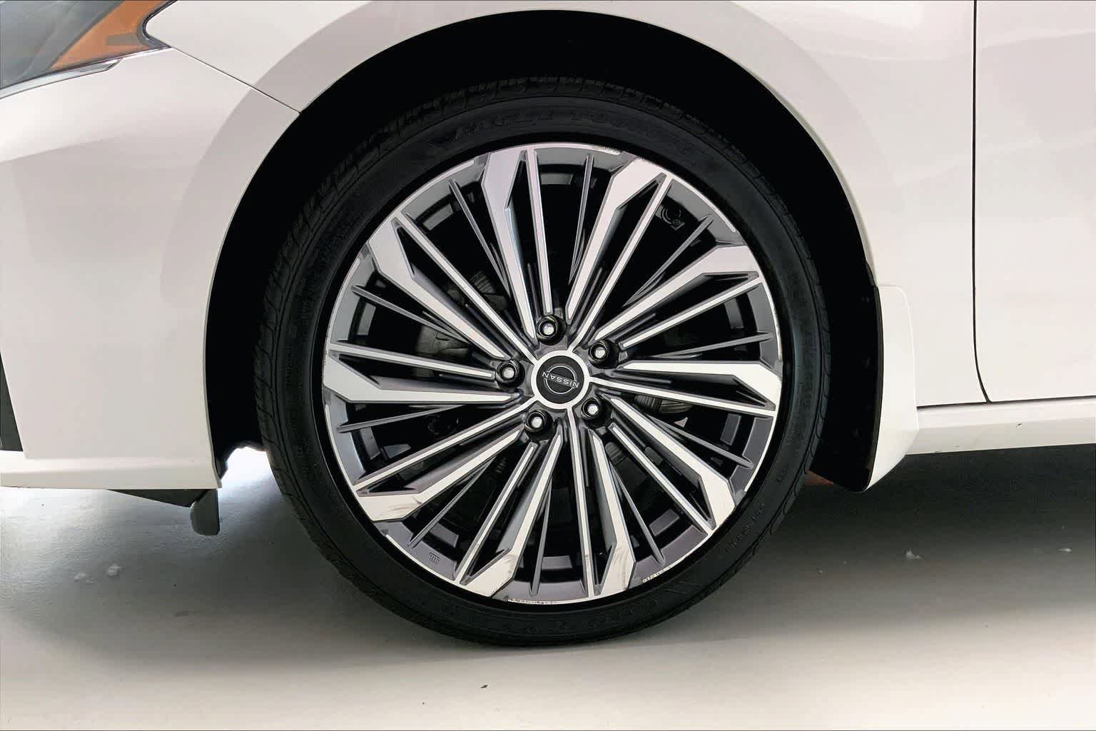 Used 2023 Nissan Altima 2.5 SL AWD/4WD image 7