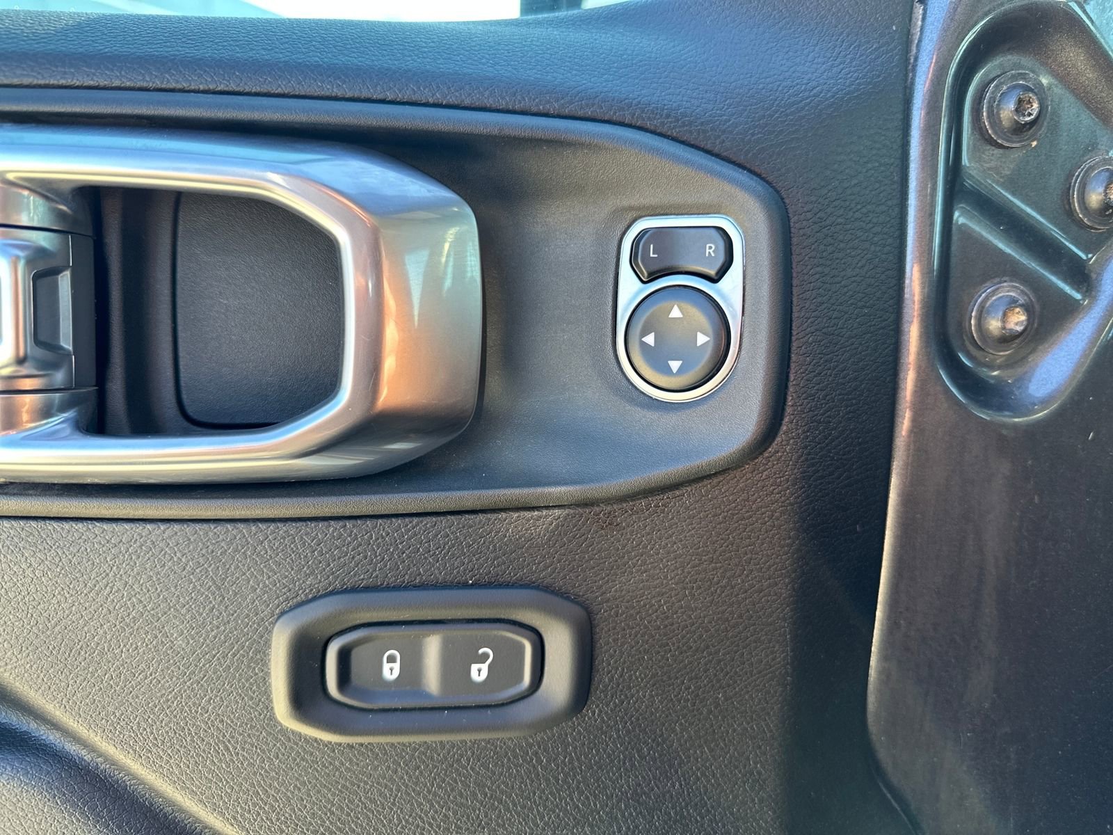 Used 2023 Jeep Gladiator Rubicon w/ Cold Weather Group image 12