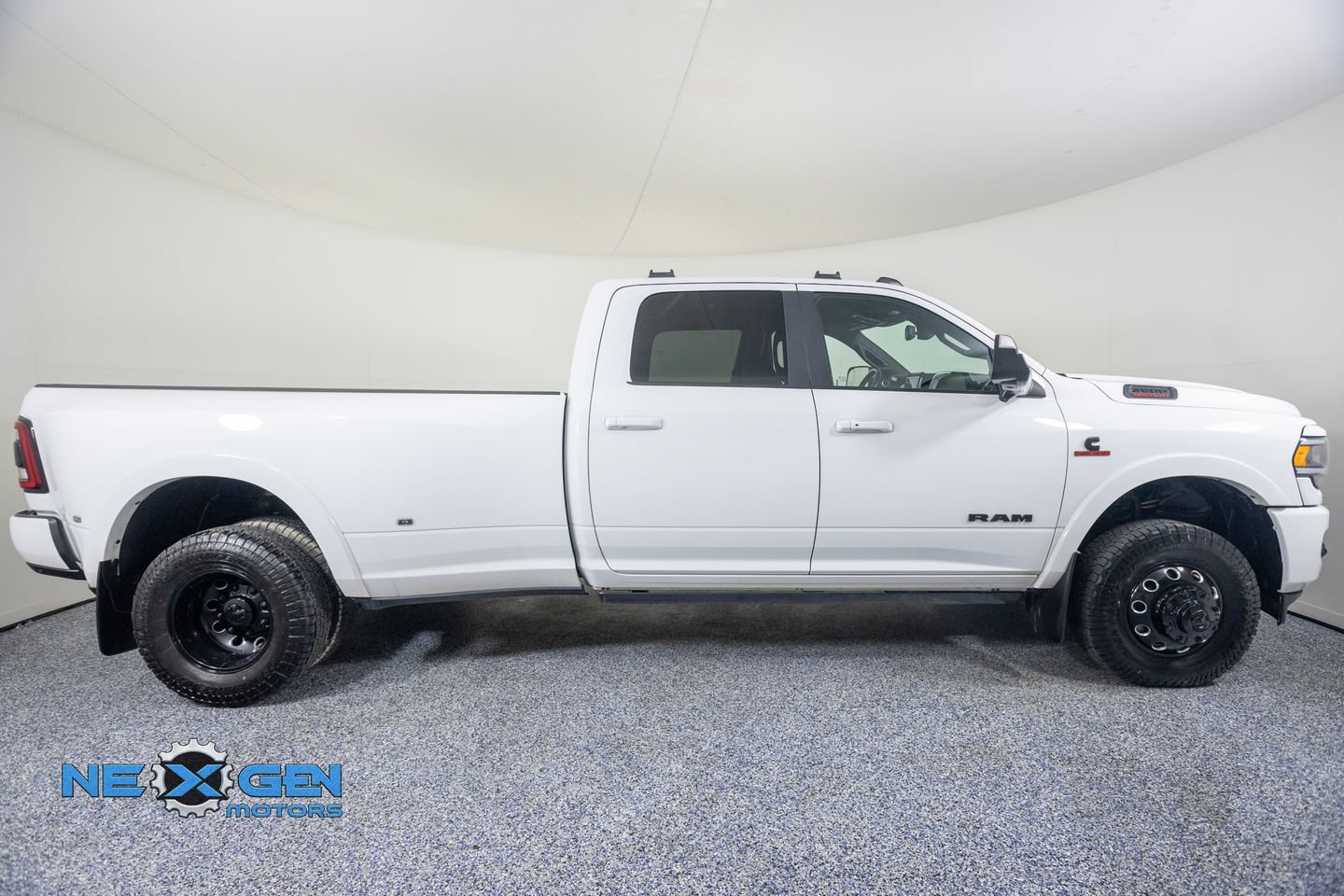Used 2021 RAM 3500 Laramie AWD/4WD image 8