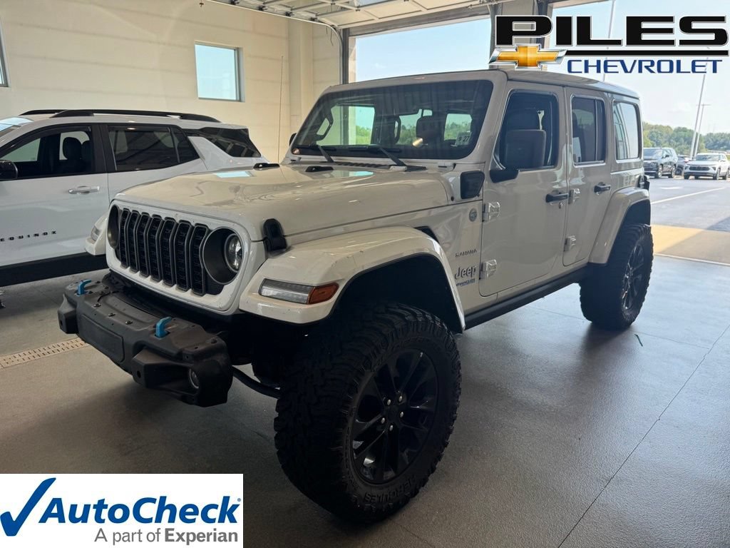 Used 2022 Jeep Wrangler Unlimited Sahara w/ Cold Weather Group AWD/4WD image 1