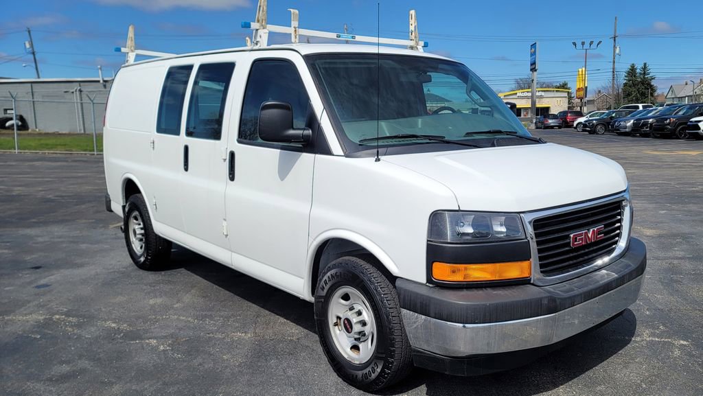 Used 2017 GMC Savana 2500 image 2