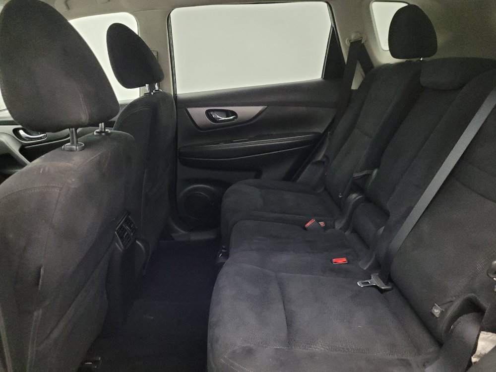 Used 2016 Nissan Rogue SV FWD image 18