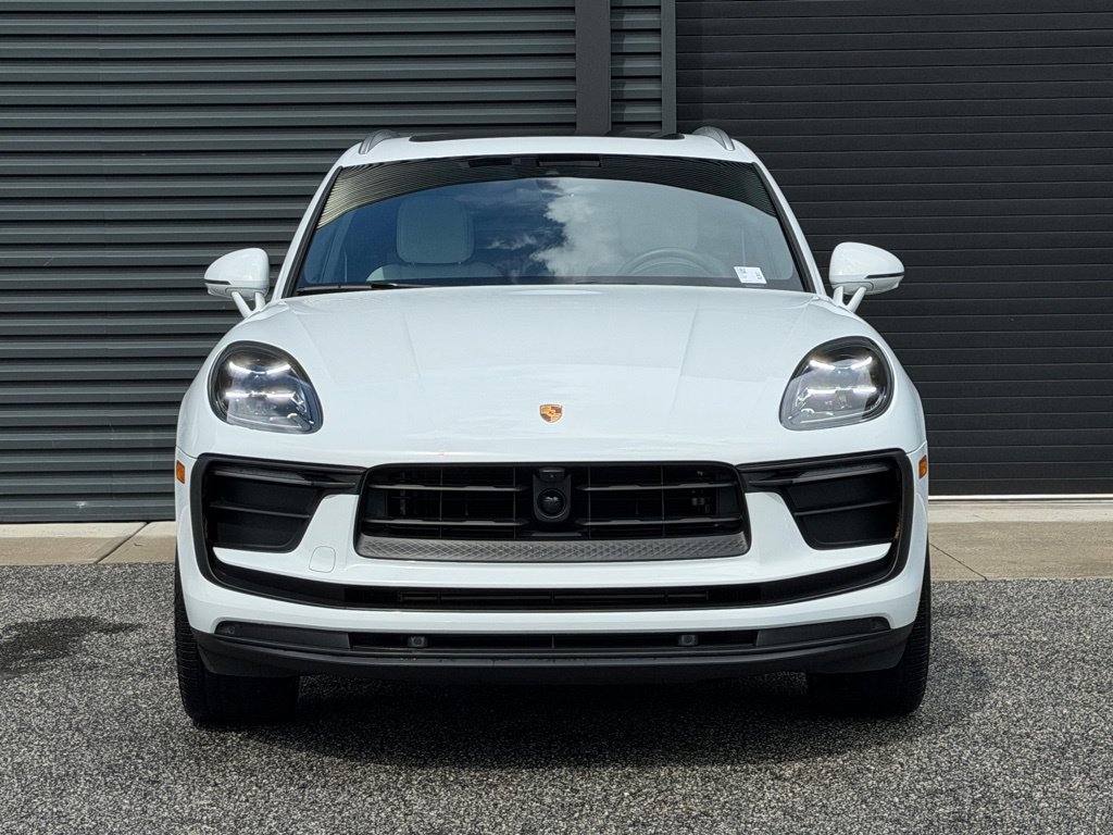 Certified 2026 Porsche Macan AWD/4WD image 27