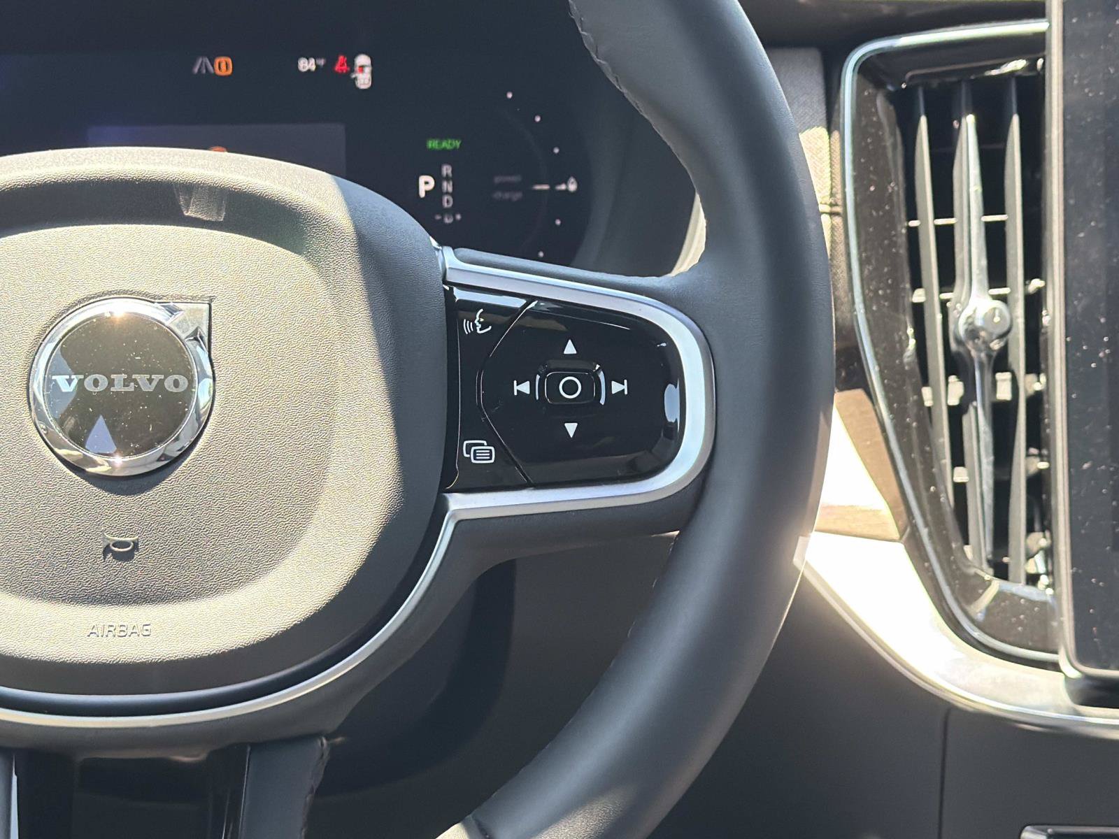 New 2026 Volvo XC90 T8 Plus AWD/4WD image 9