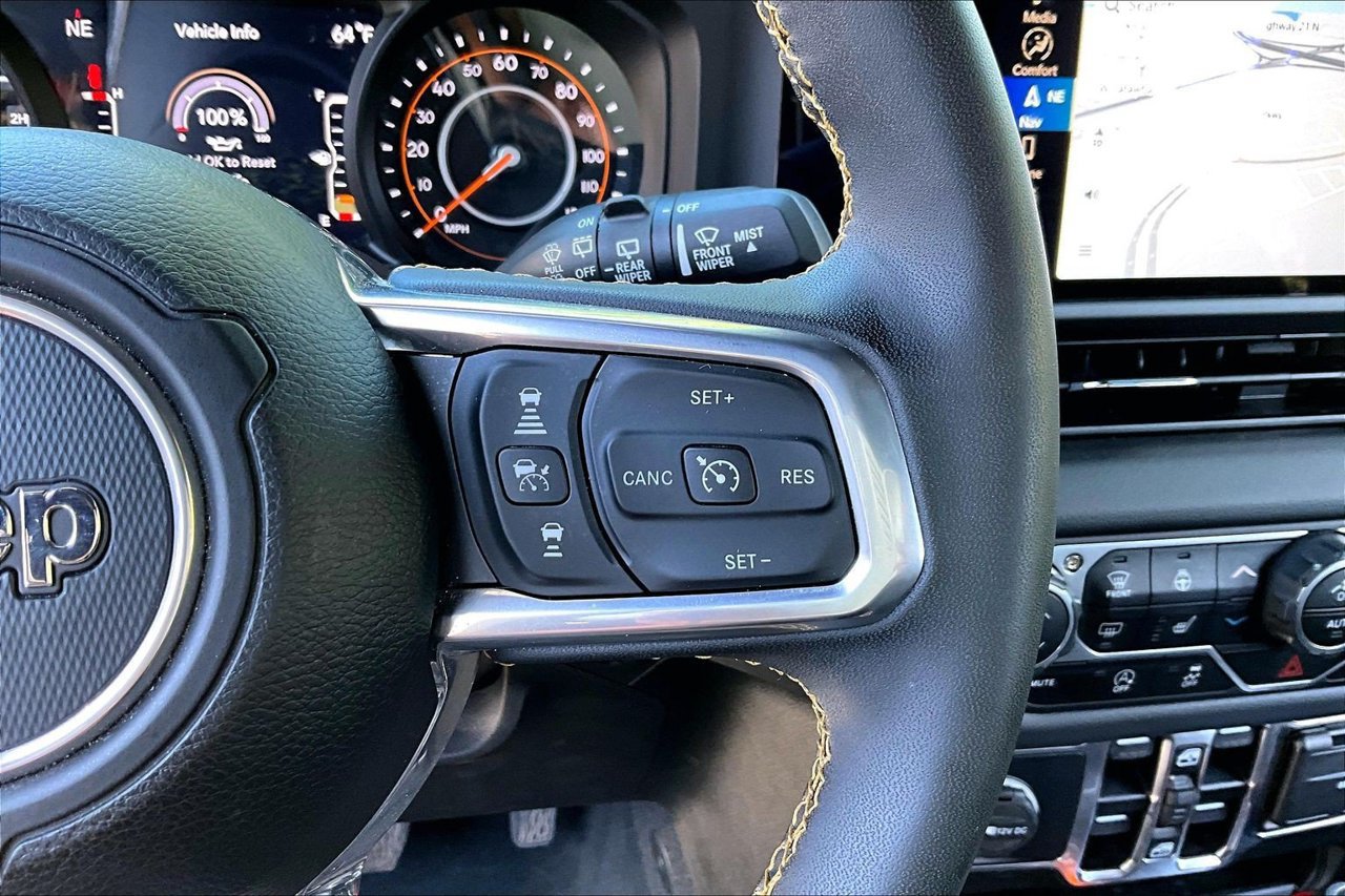 Used 2024 Jeep Wrangler Unlimited Sahara w/ Technology Group AWD/4WD image 26