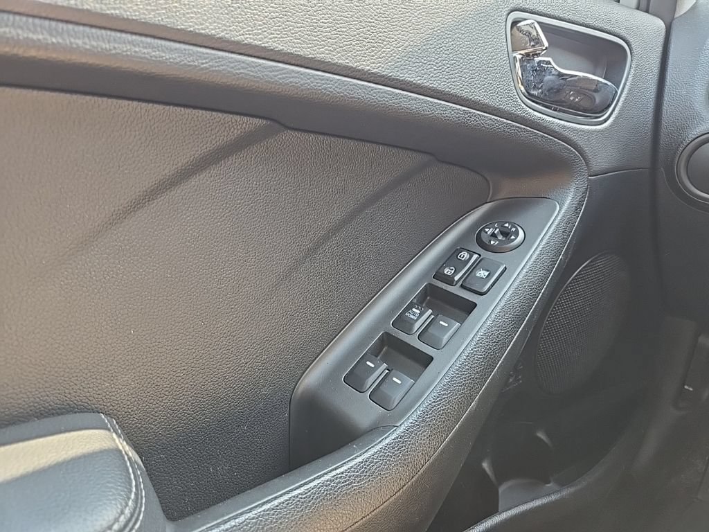 Used 2016 Kia Forte LX FWD image 20