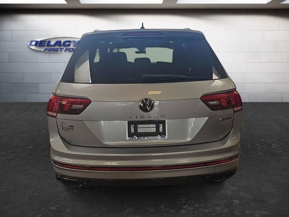 Used 2022 Volkswagen Tiguan SE R-Line AWD/4WD image 5