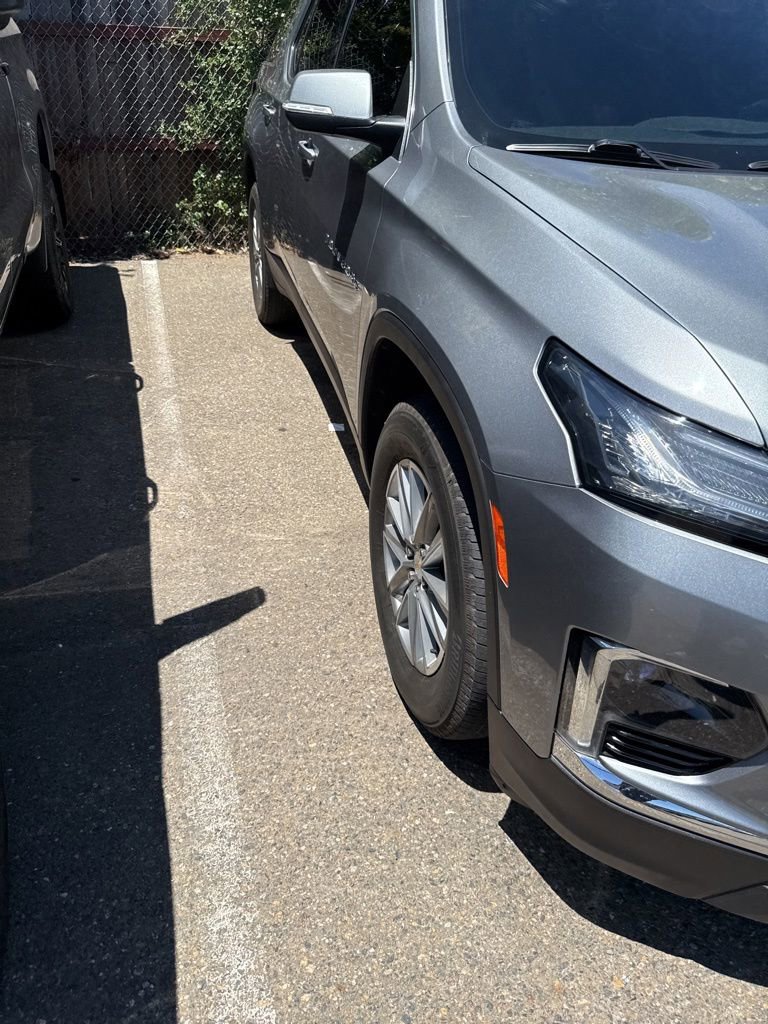 Used 2023 Chevrolet Traverse LT FWD image 4