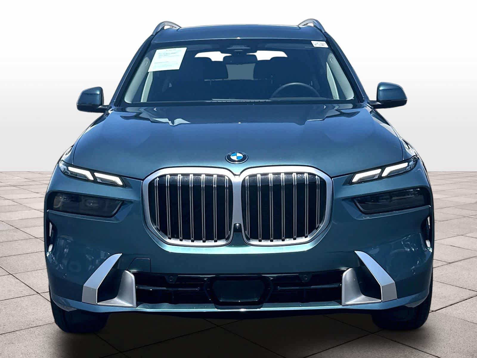 Used 2025 BMW X7 xDrive40i w/ Premium Package AWD/4WD image 2